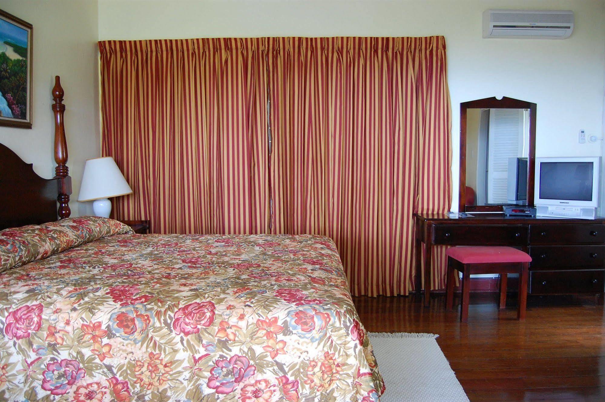 Inn At Shaw Park Gardens & Waterfalls Ocho Rios Exterior photo