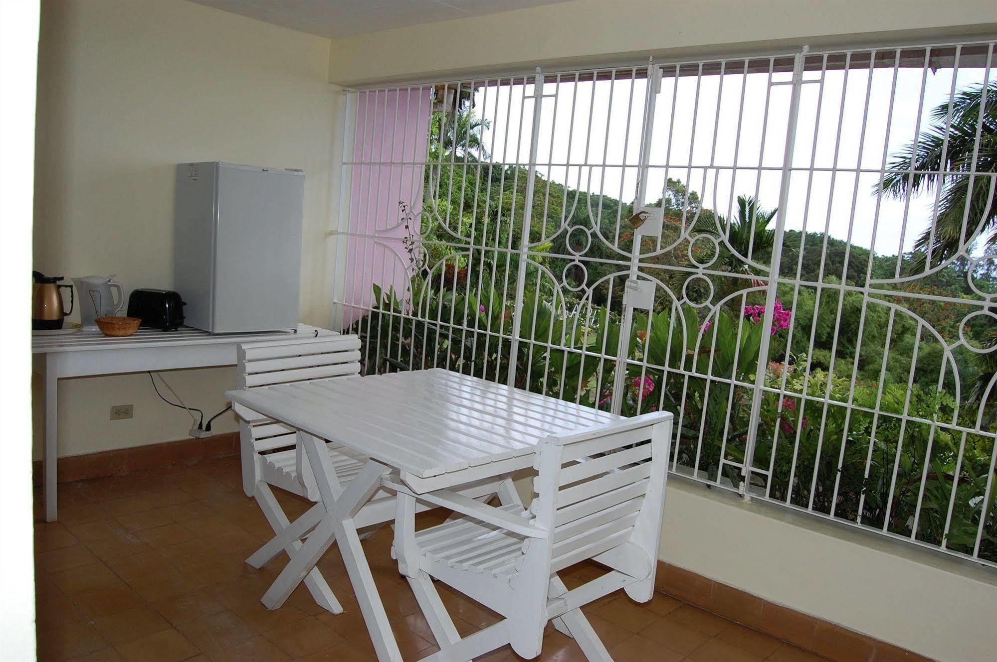 Inn At Shaw Park Gardens & Waterfalls Ocho Rios Exterior photo